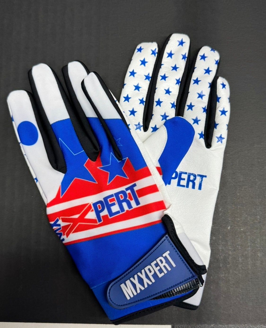 G - Adult Gloves