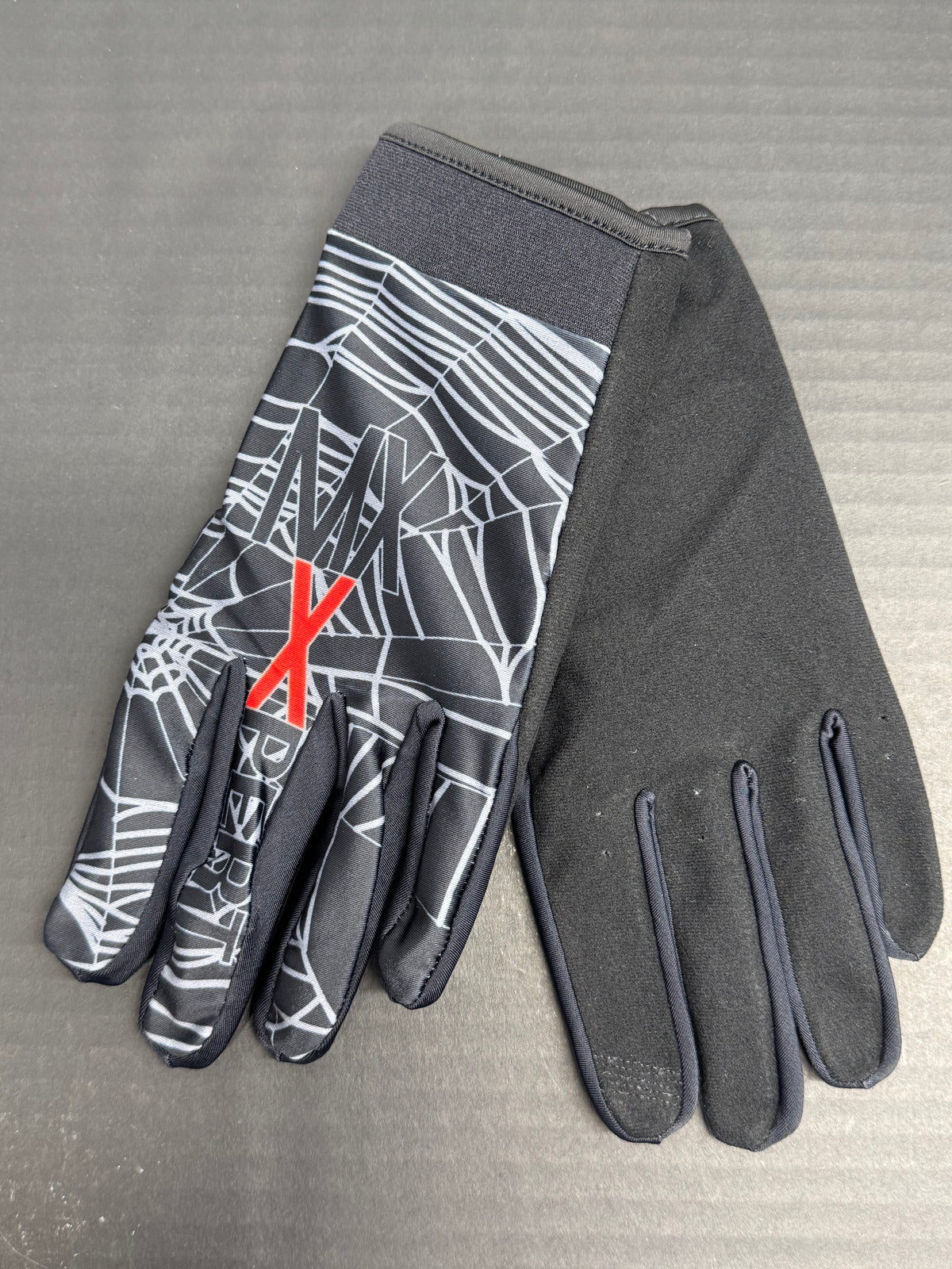 G - Adult Gloves