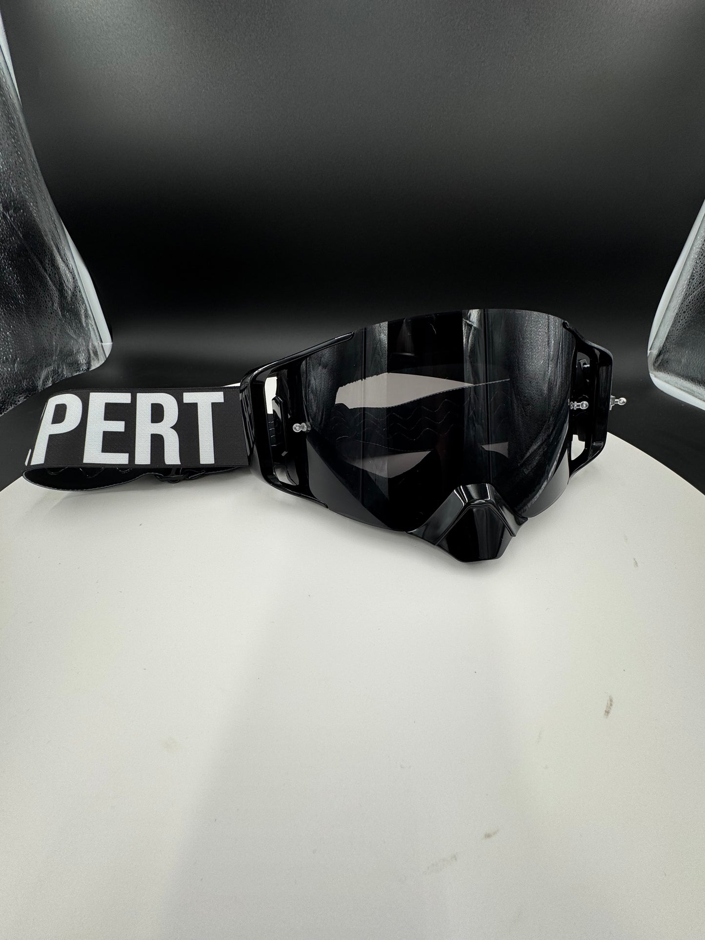 (B) PRO- Blk/Wht