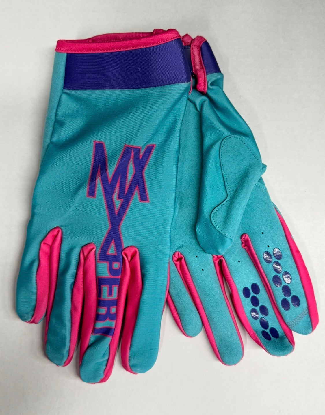 G - Adult Gloves