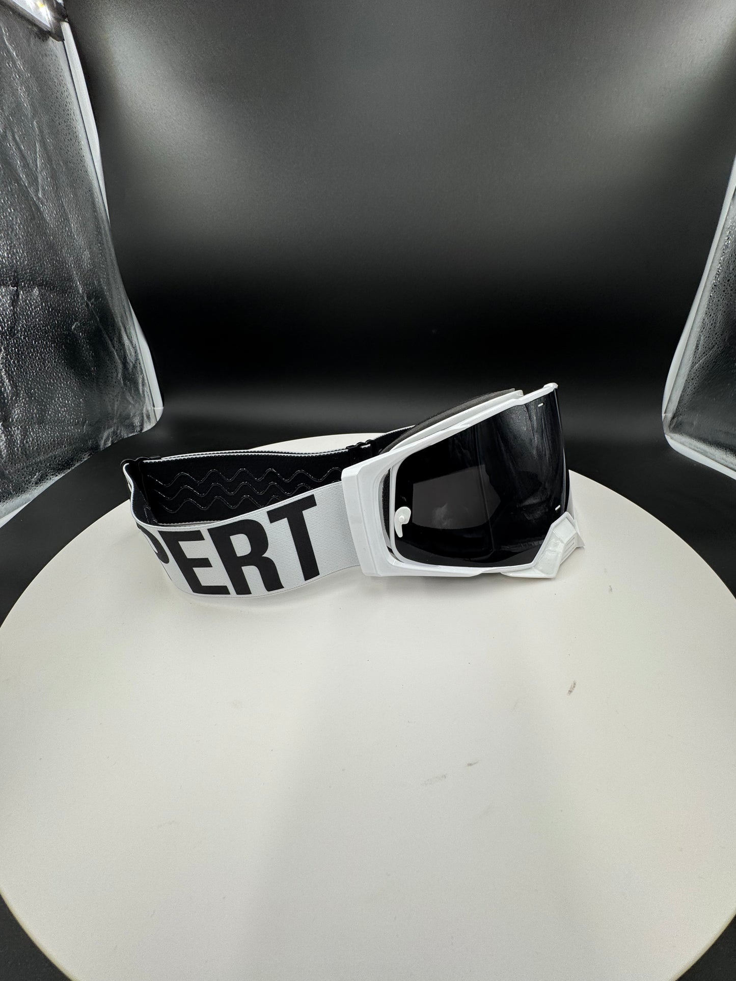 (A) XPERT - Series Blk/Wht