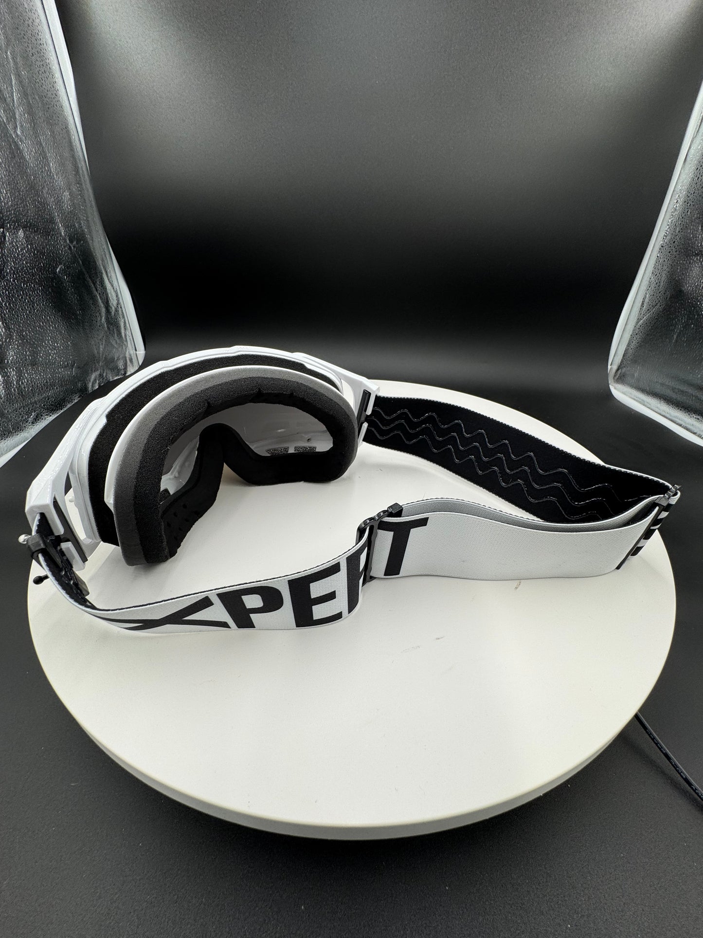 (A) XPERT - Series Blk/Wht