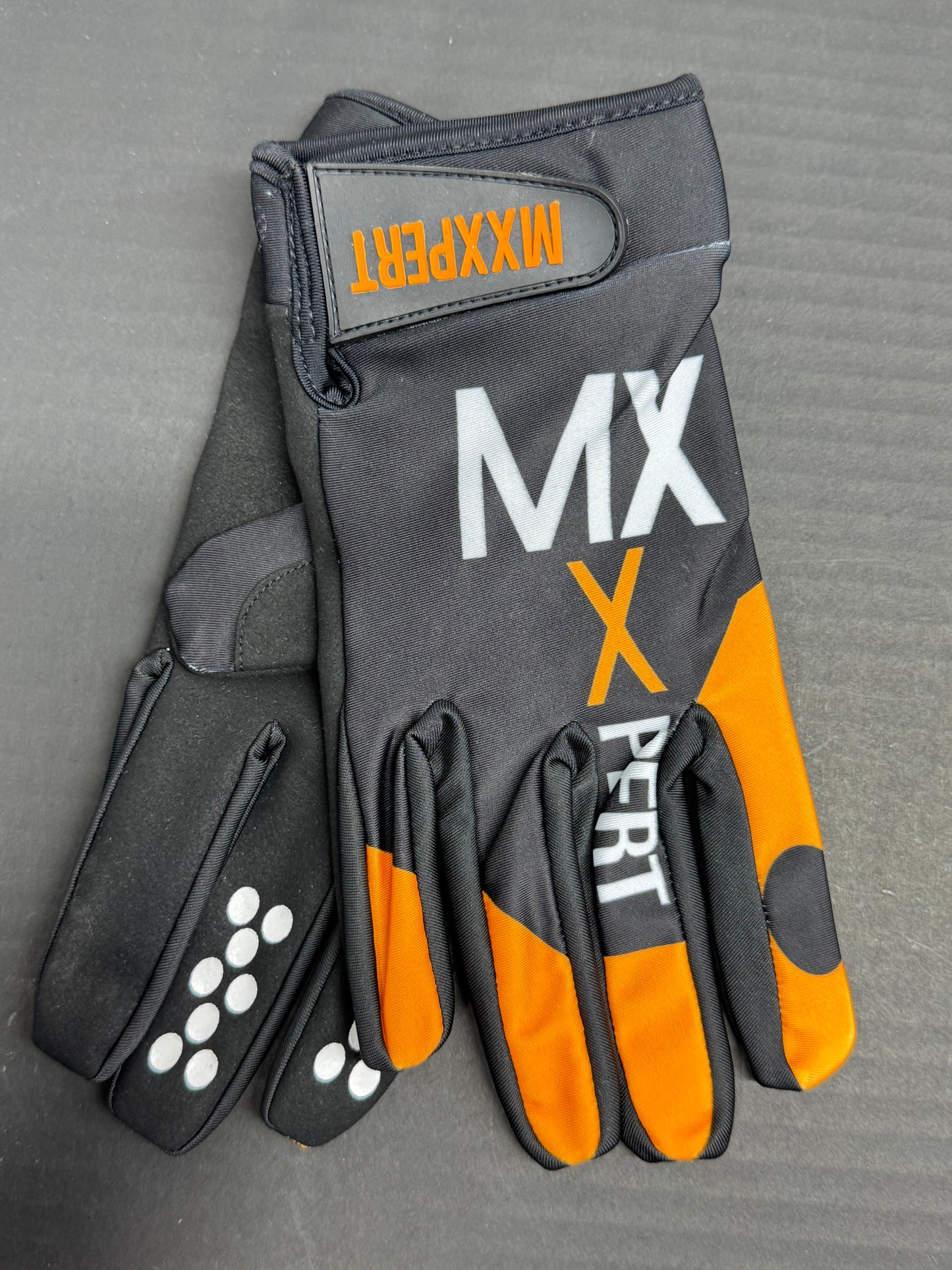 G - Adult Gloves